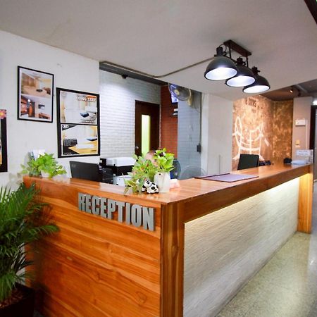 18 Coins Budget Hotel Паттайя Экстерьер фото