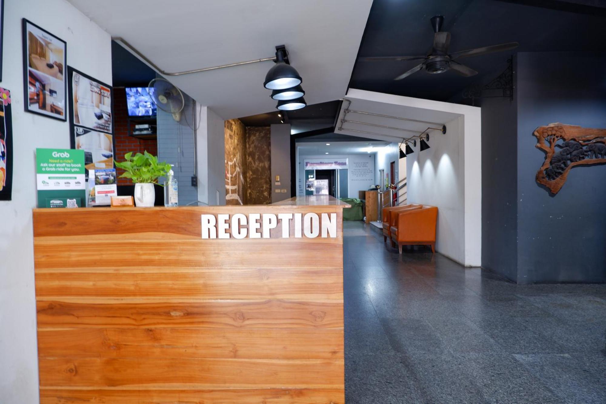 18 Coins Budget Hotel Паттайя Экстерьер фото