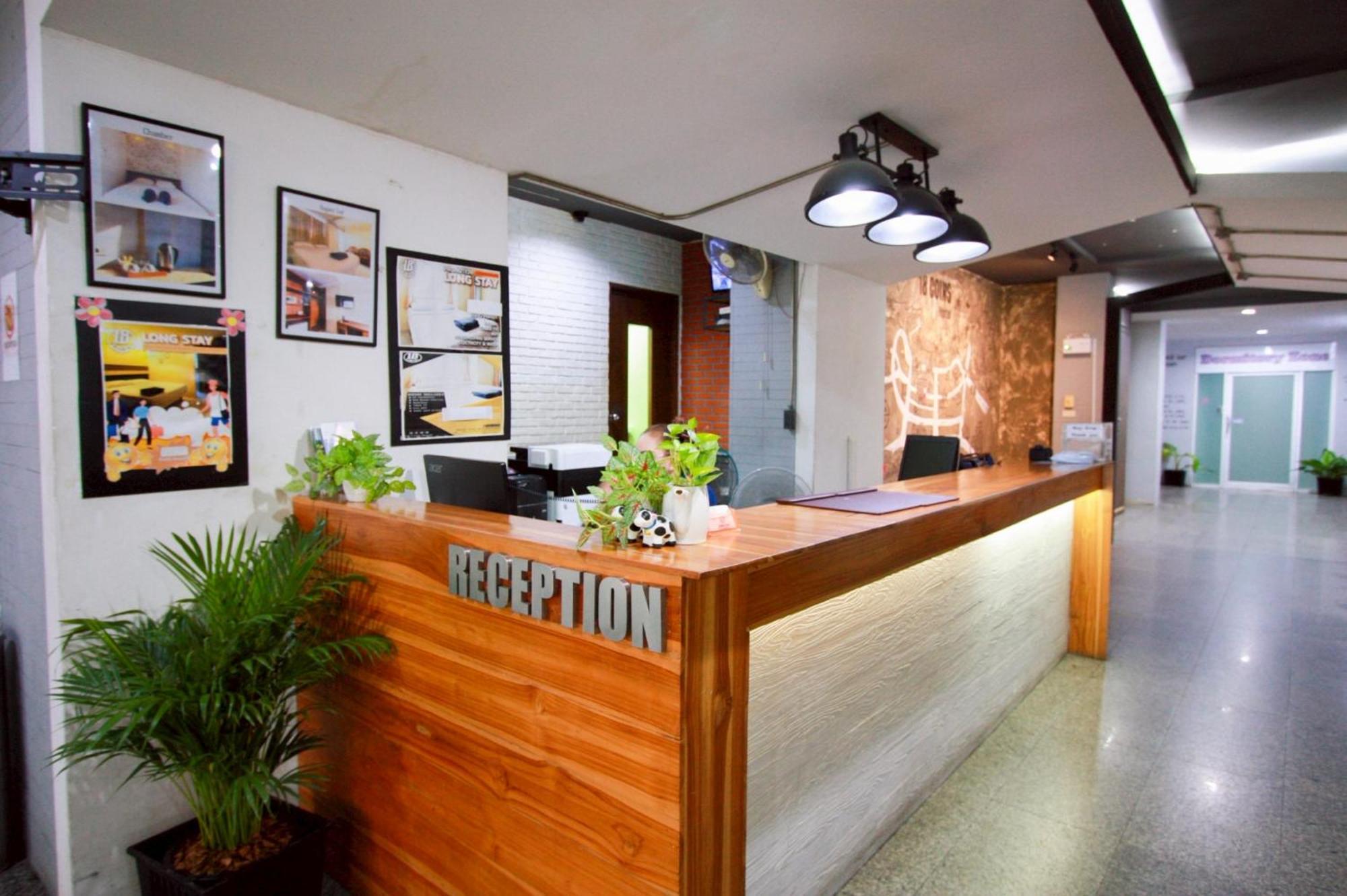 18 Coins Budget Hotel Паттайя Экстерьер фото