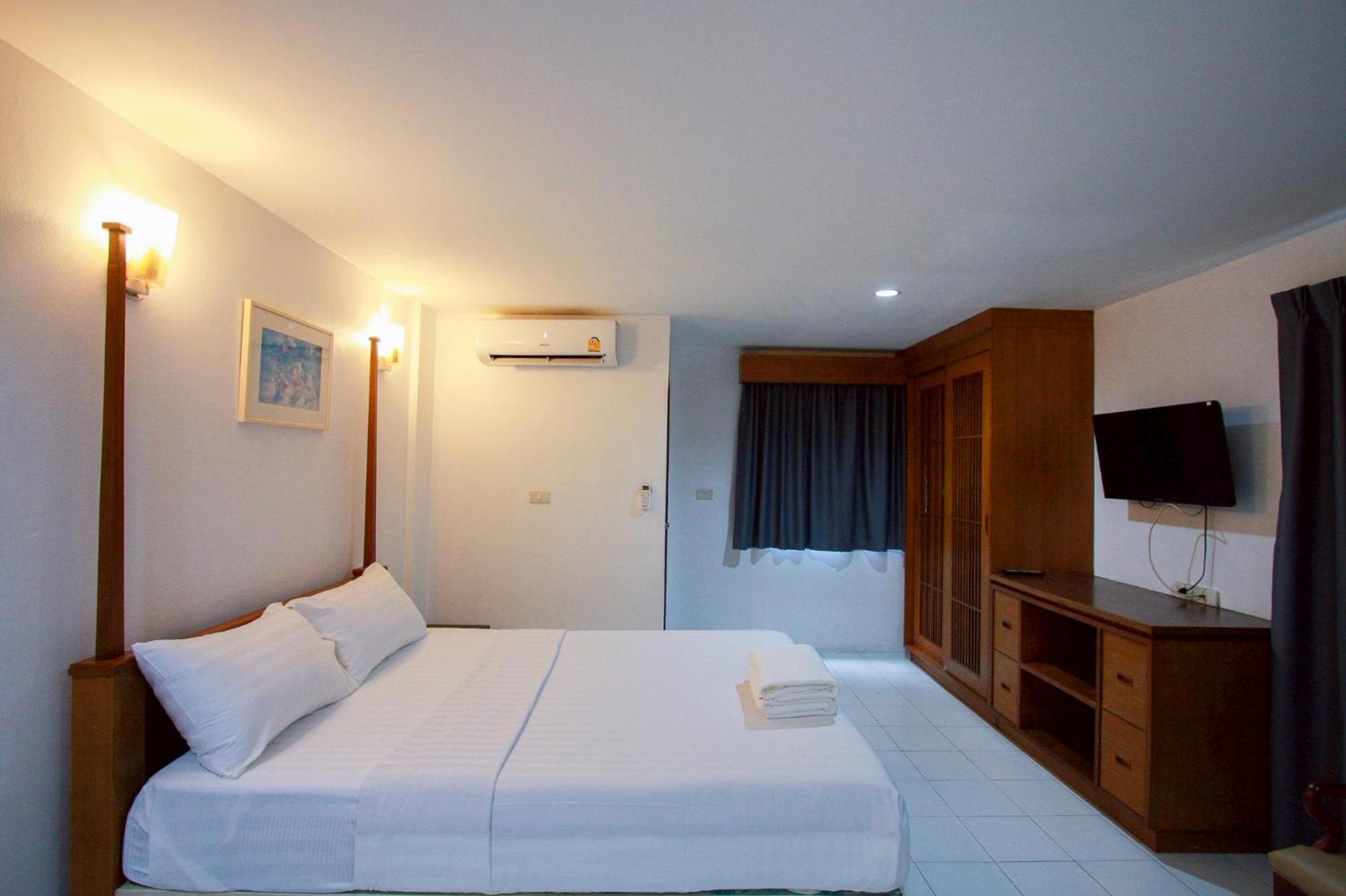 18 Coins Budget Hotel Паттайя Номер фото