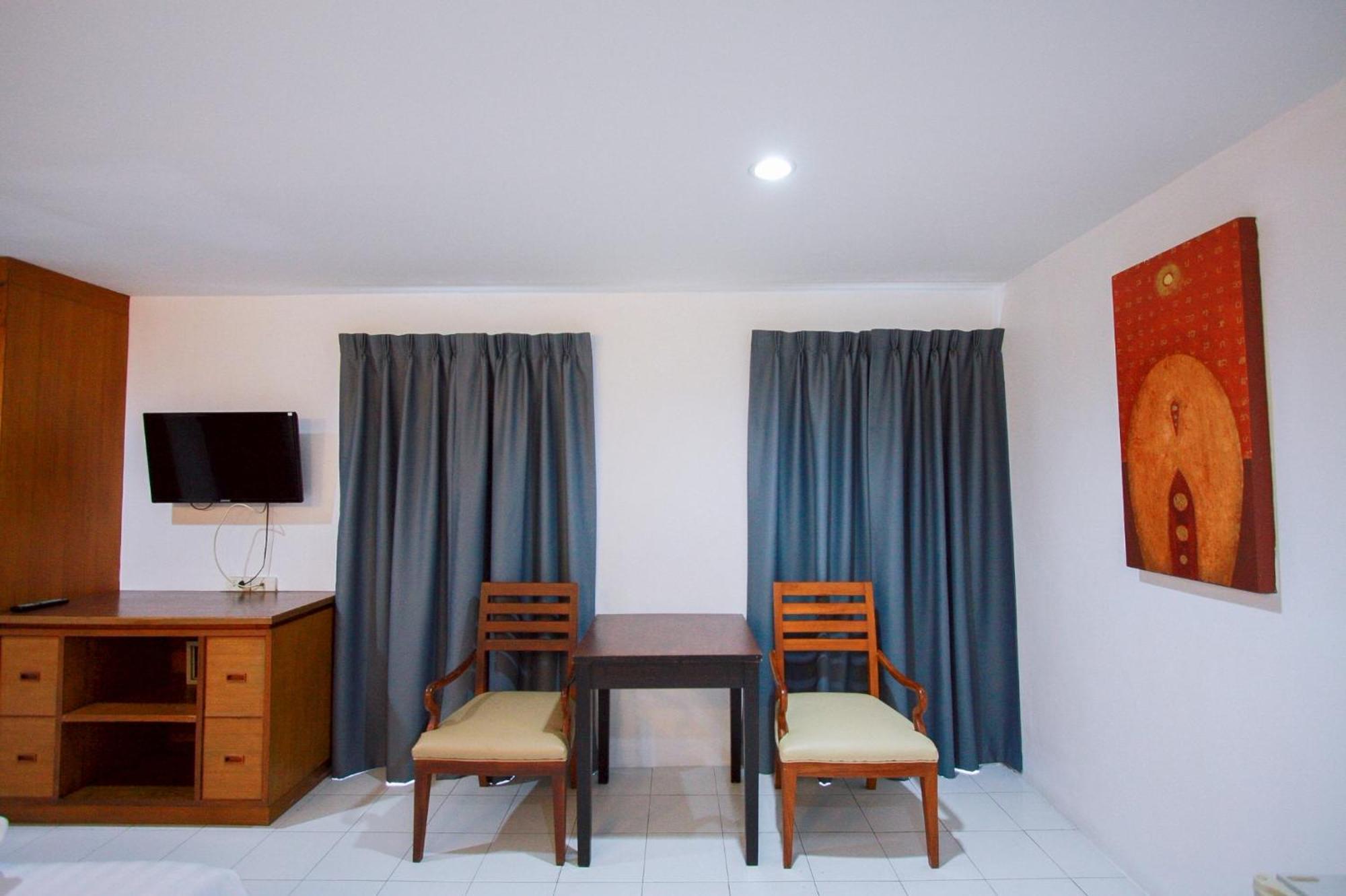 18 Coins Budget Hotel Паттайя Номер фото