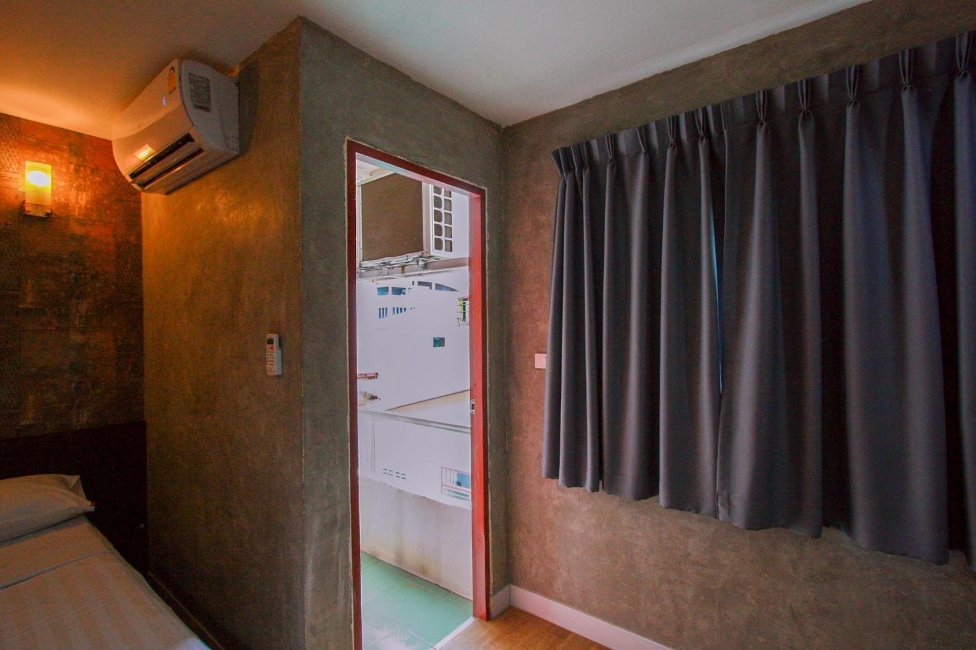 18 Coins Budget Hotel Паттайя Номер фото