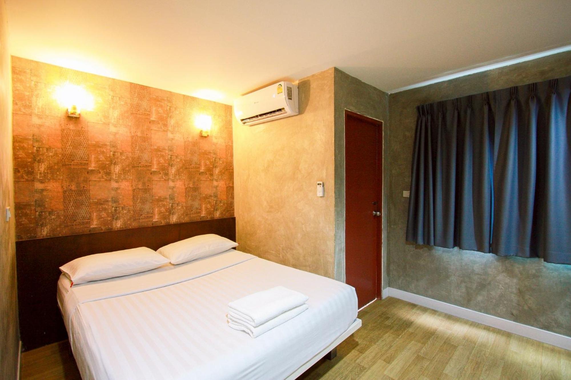 18 Coins Budget Hotel Паттайя Номер фото