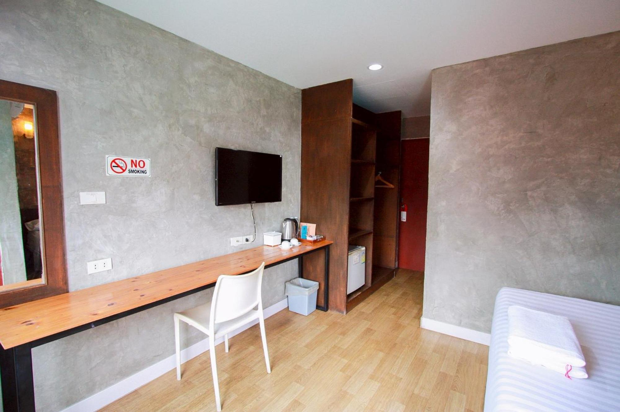 18 Coins Budget Hotel Паттайя Номер фото